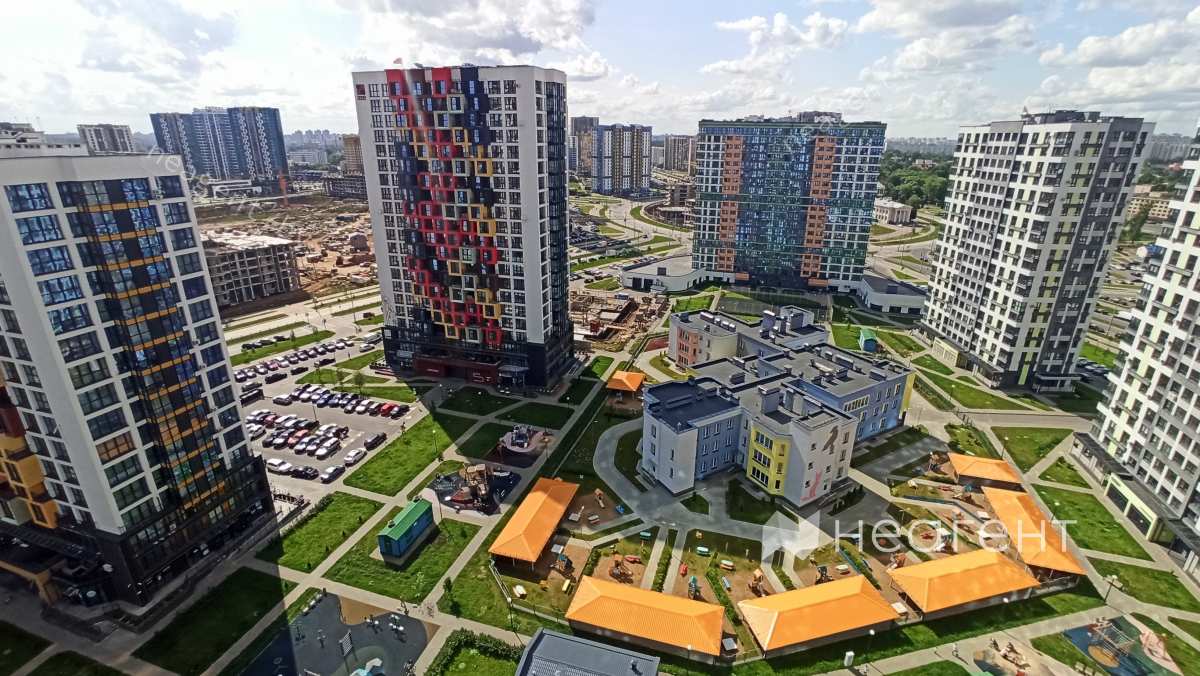 Вид во двор на Белградской 8