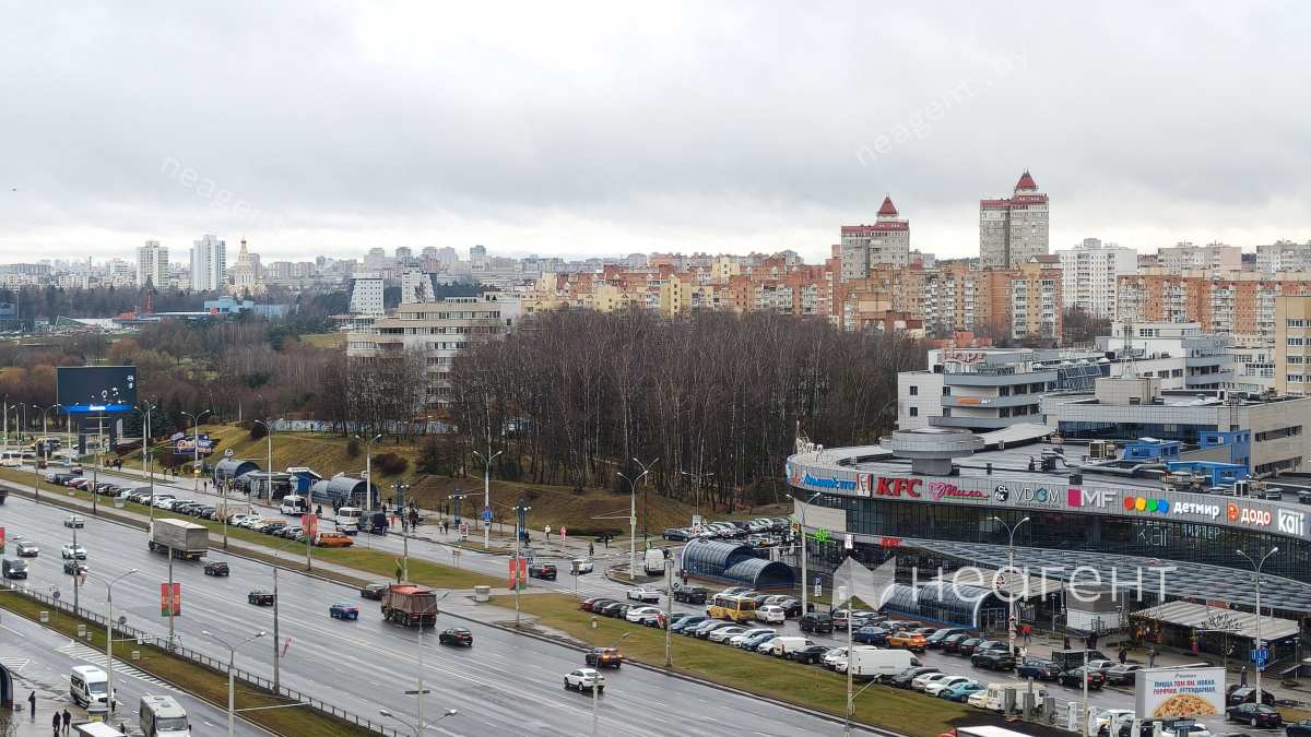 просп. Независимости, дом 168, k3, вид из окна