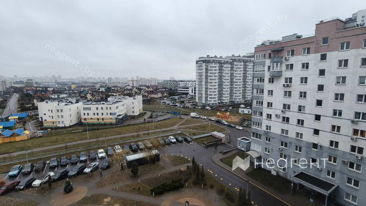 просп. Победителей, дом 133, вид из окна