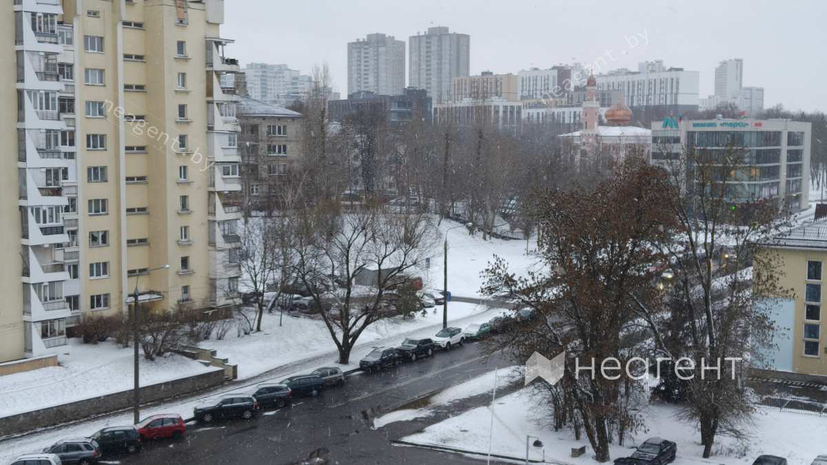 просп. Победителей, дом 57, вид из окна