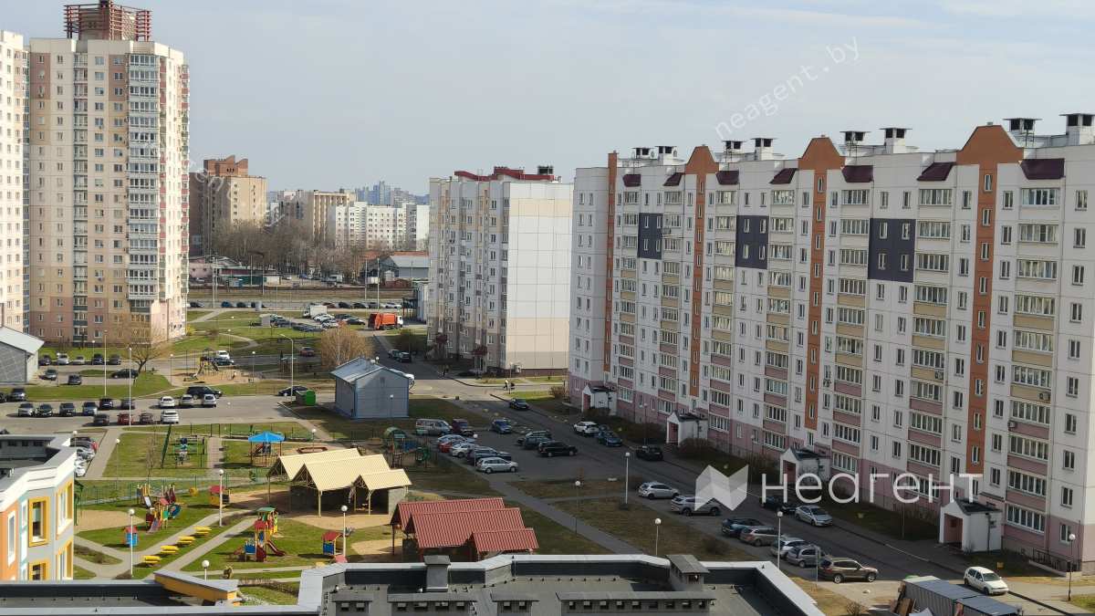 ул. Аэродромная, дом 32, вид из окна