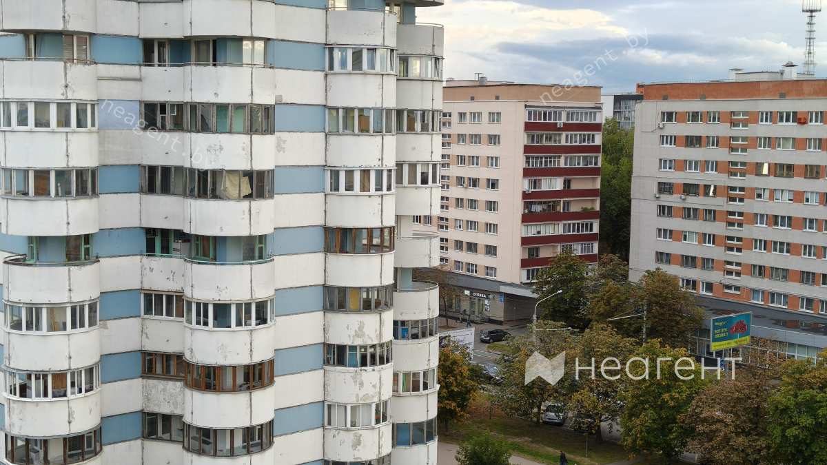 ул. Богдановича, дом 62, вид из окна