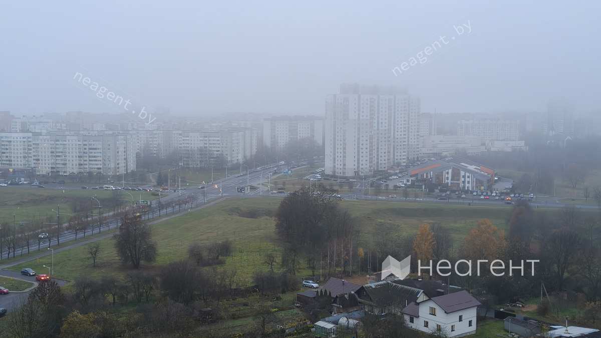 ул. Есенина, д. 42, вид из окна