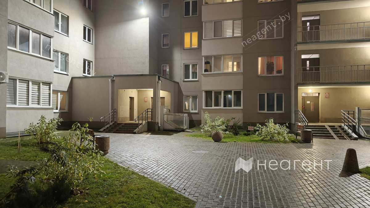 ул. Грушевская, дом 86, подъезд ул. Грушевская, дом 86, подъезд