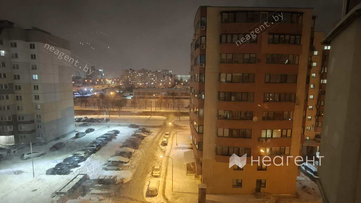 ул. Киреенко, дом 3, вид из окна