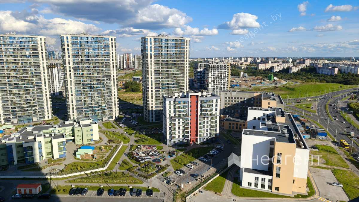 ул. Кижеватова, д. 3, вид из окна 