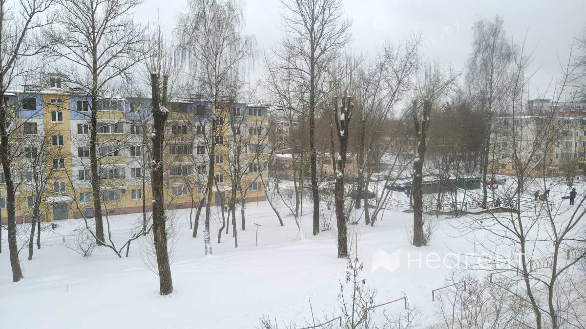 ул. Кнорина, дом 8, вид из окна