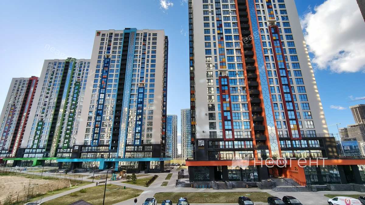 ул. Игоря Лученка, дом 32, вид из окна