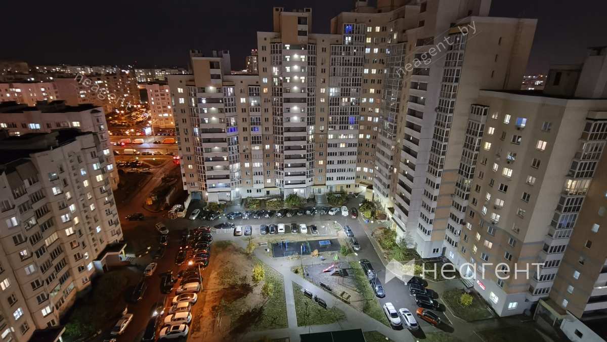 ул. Налибокская, дом 17, вид из окна