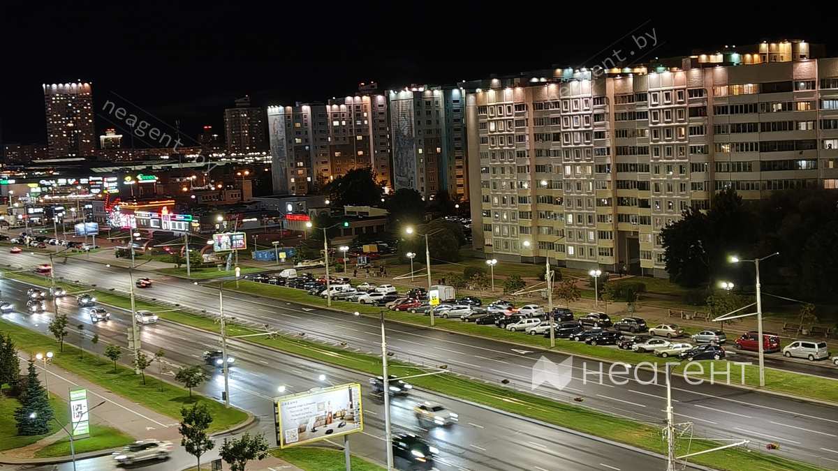 ул. Притыцкого, дом 91, вид из окна