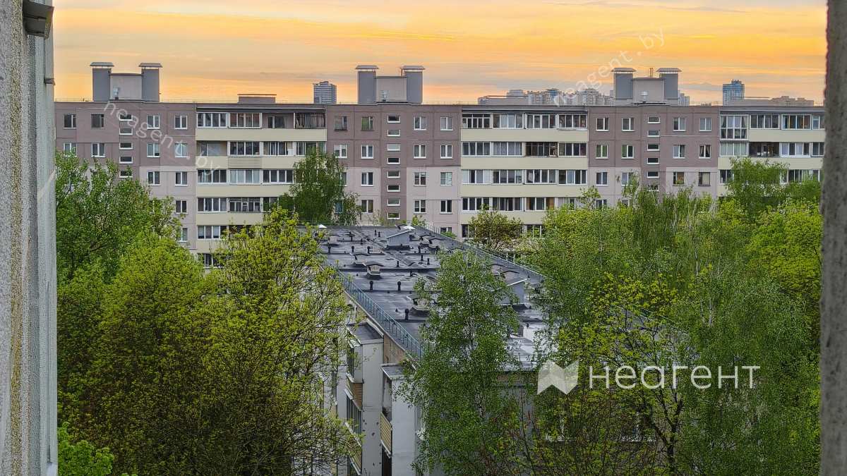 ул. Славинского, дом 37, вид из окна