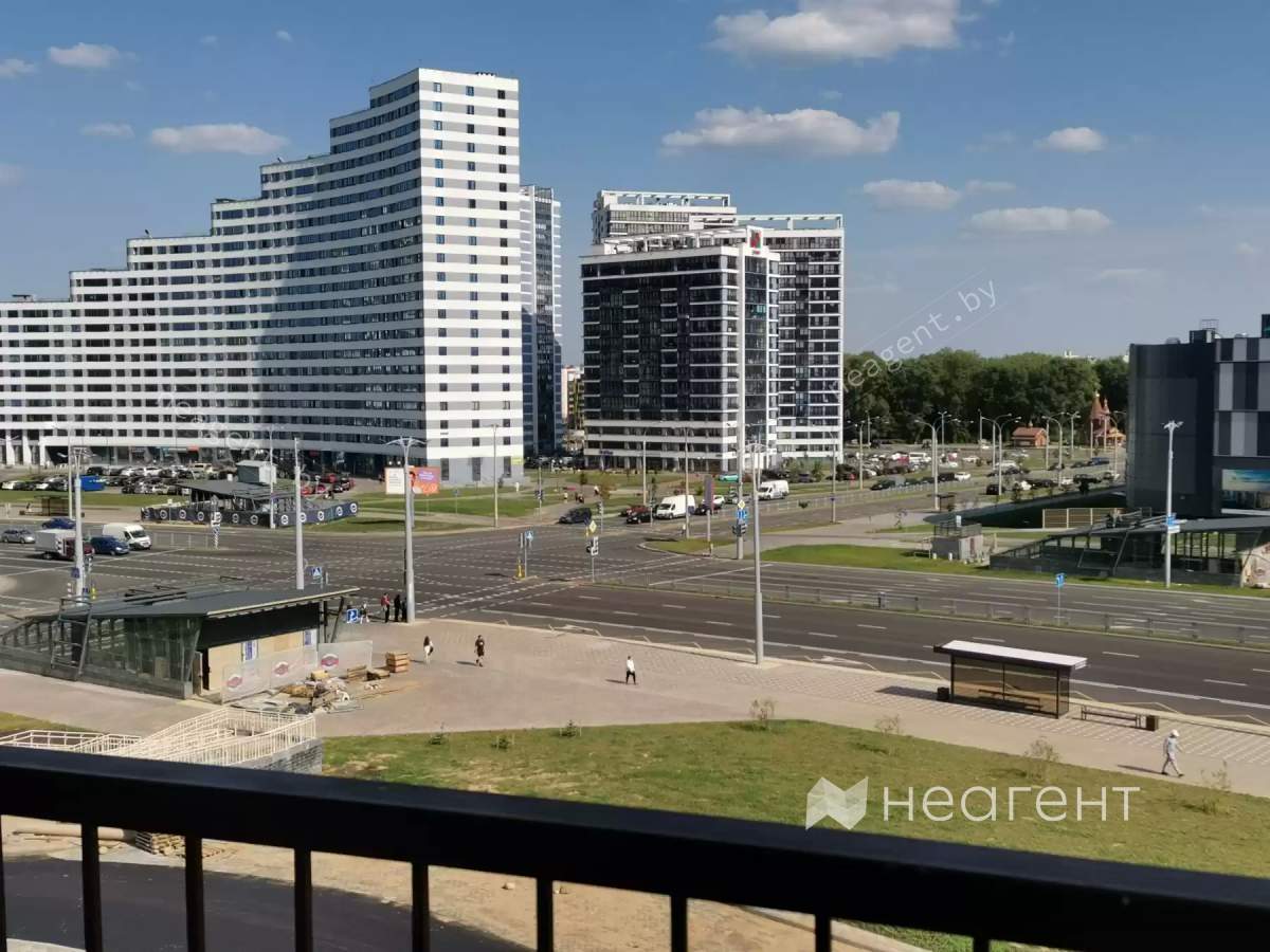 ул. Теслы, дом 20, вид с балкона здания