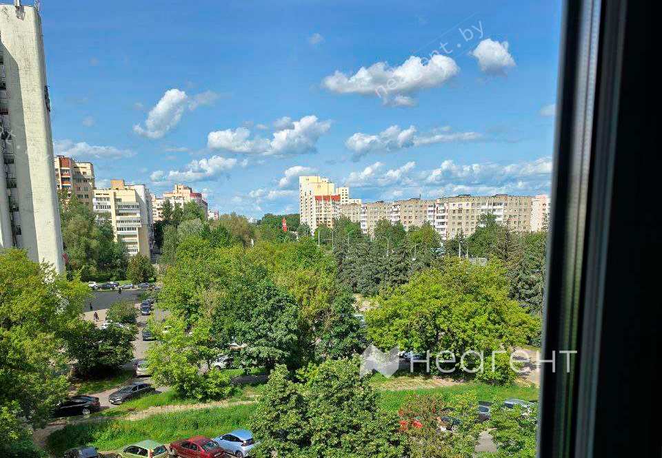 ул. Якуба Коласа, дом 67, вид из окна