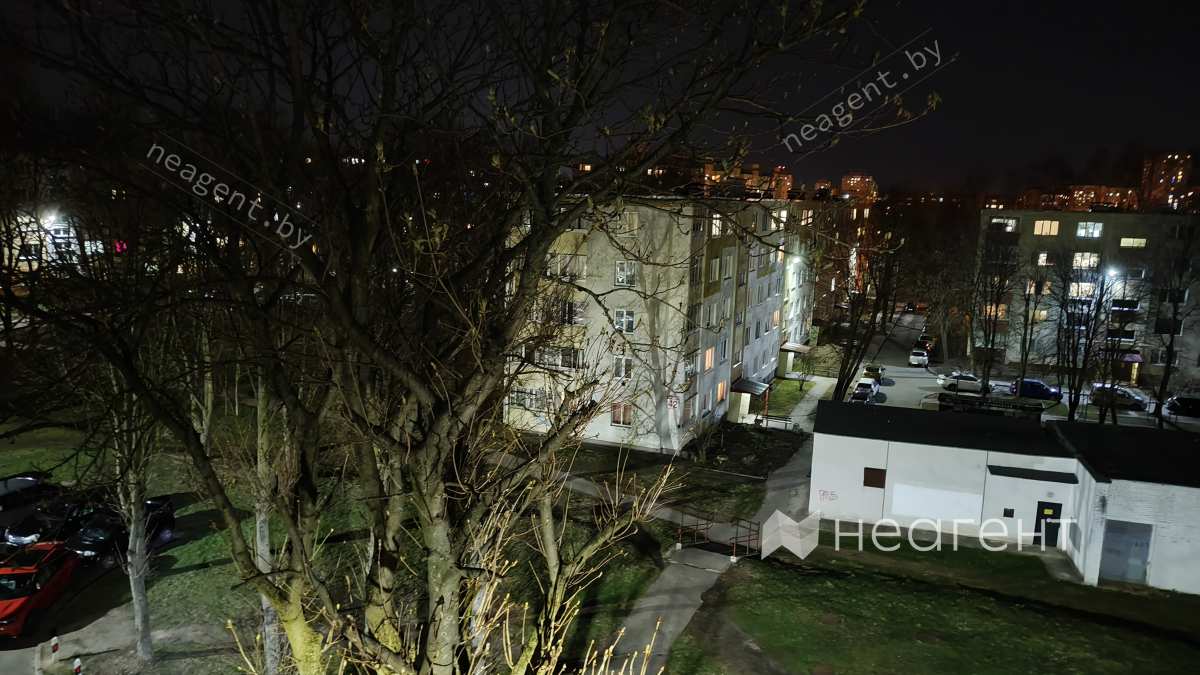 ул. Янки Мавра, дом 46, вид из окна ул. Янки Мавра, дом 46, вид из окна