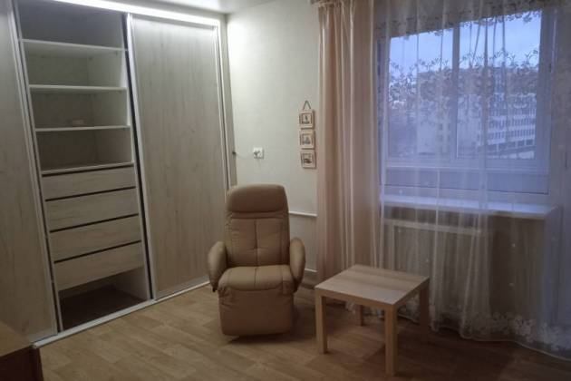 1-комнатная квартира, Дрозда ул., за 230 р.