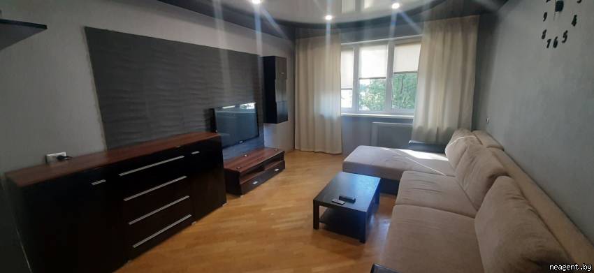 3-комнатная квартира, ул. Леонида Беды, 5, 1370 рублей: фото 1