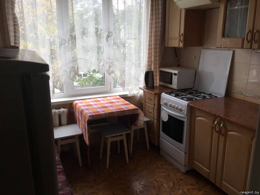 2-комнатная квартира, ул. Казинца, 51/3, 700 рублей: фото 1