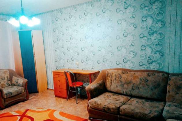1-комнатная квартира, Космонавтов ул., за 800 р.