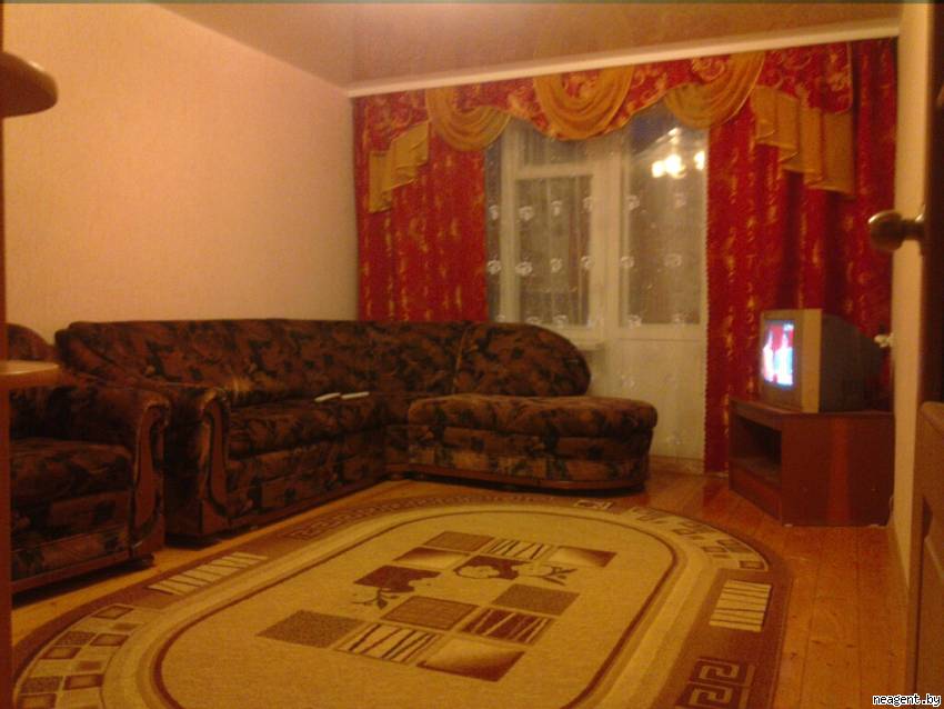 2-комнатная квартира, ул. Притыцкого, 52, 800 рублей: фото 1