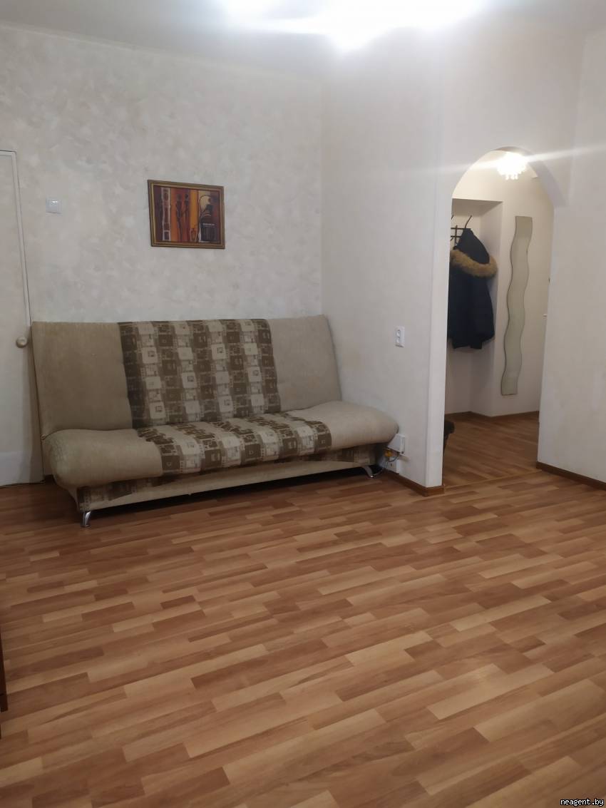 1-комнатная квартира, ул. Уральская, 8/а, 759 рублей: фото 1