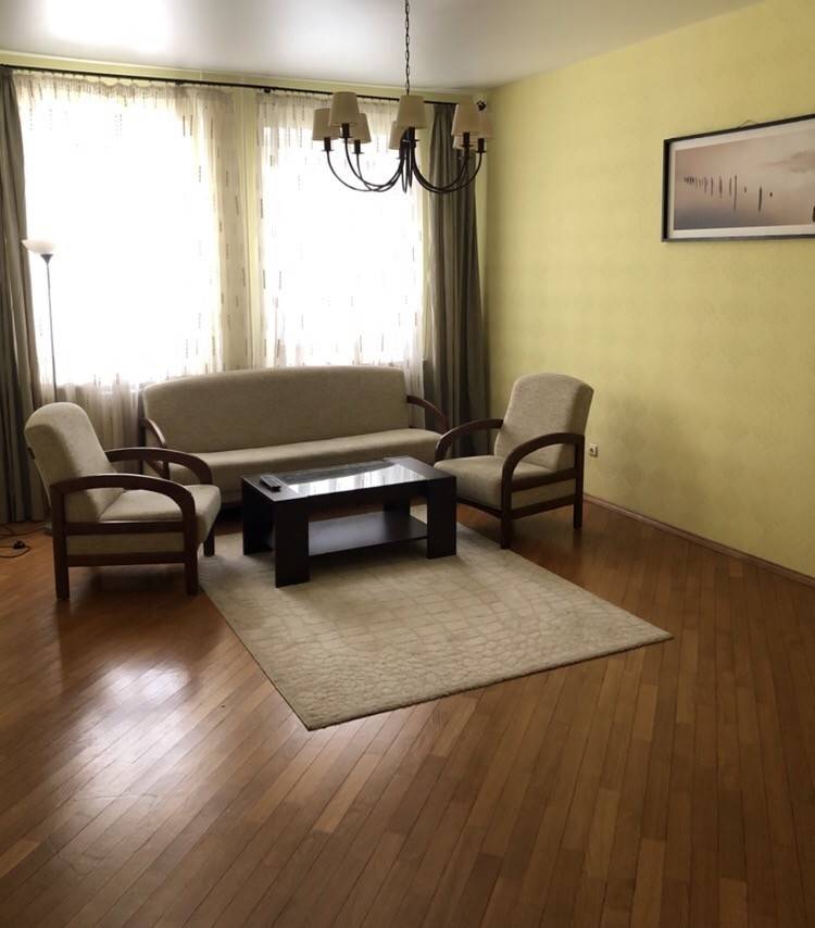 3-комнатная квартира, ул. Стариновская, 23, 1574 рублей: фото 1