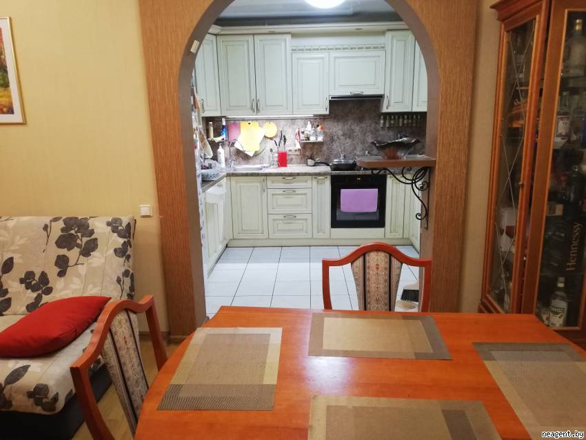 2-комнатная квартира, ул. Радужная, 4/1, 751 рублей: фото 1