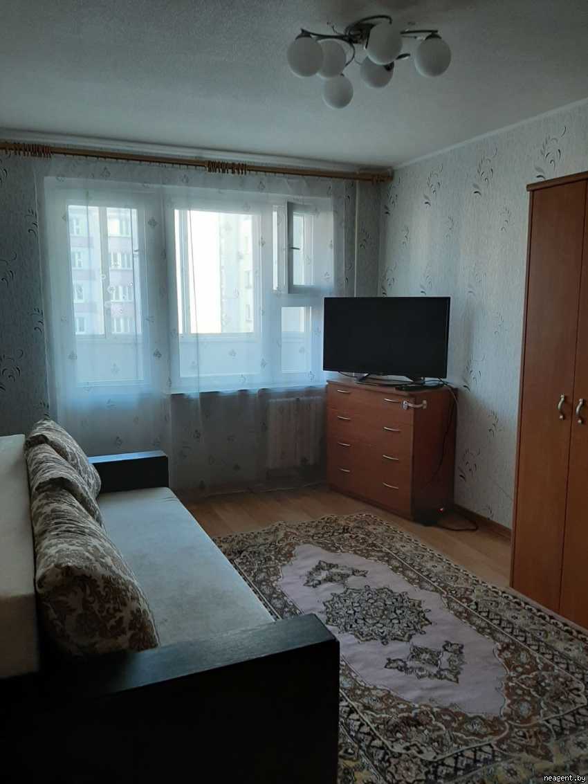 1-комнатная квартира, ул. Притыцкого, 43, 911 рублей: фото 1