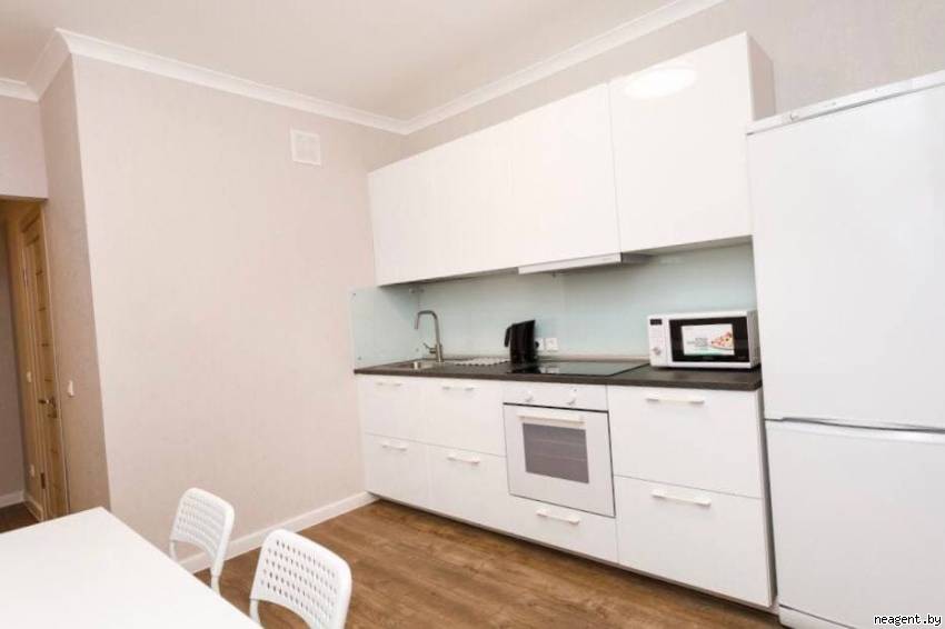 1-комнатная квартира, Победы пл., 11, 350 рублей: фото 1