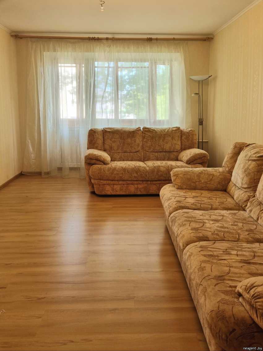 3-комнатная квартира, ул. Гикало, 10, 886 рублей: фото 1