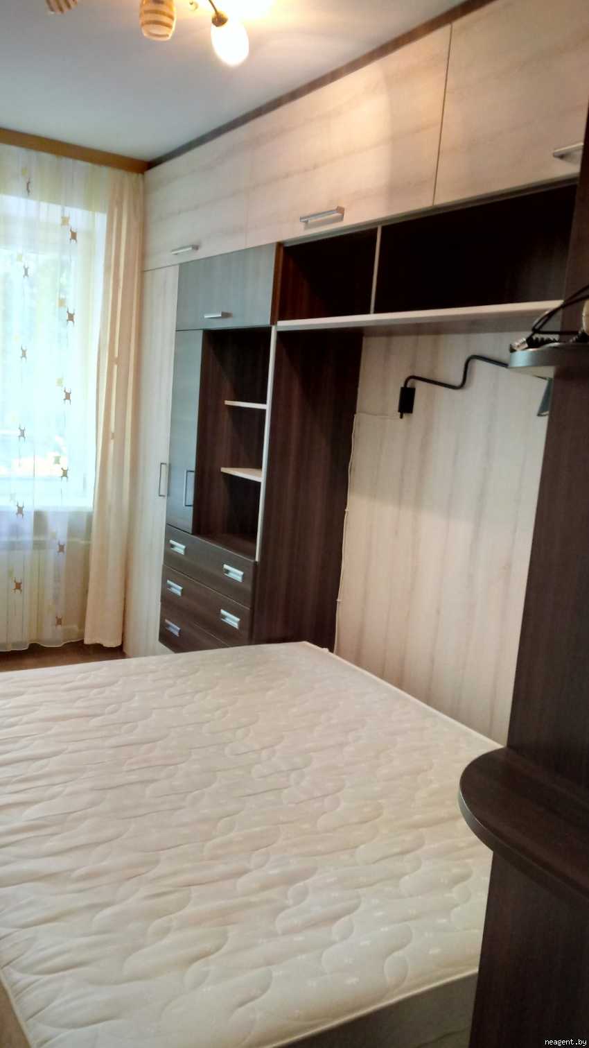 2-комнатная квартира, ул. Краснозвездная, 9, 700 рублей: фото 1