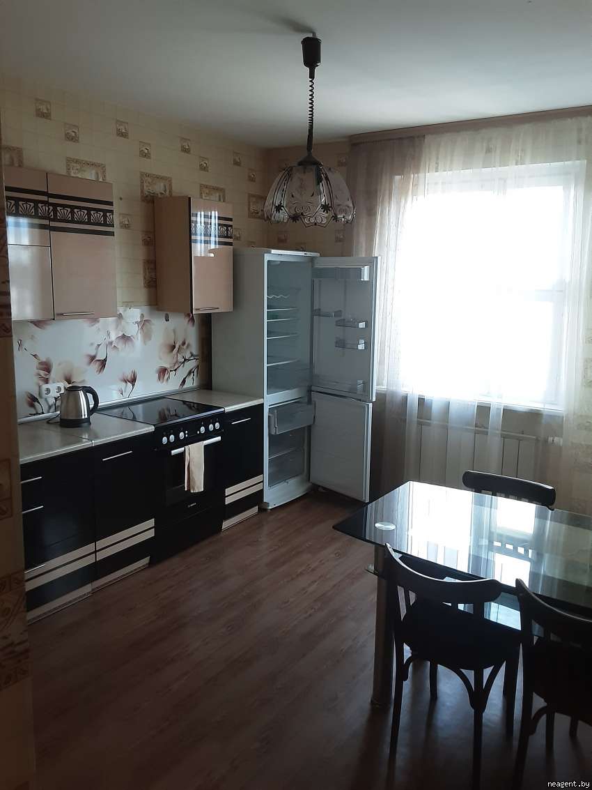 2-комнатная квартира, ул. Тимошенко, 36, 900 рублей: фото 1