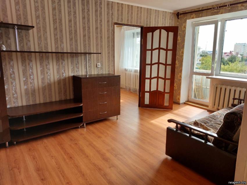 3-комнатная квартира, ул. Комсомольская, 9, 350 рублей: фото 1