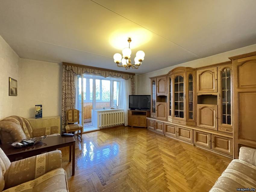 3-комнатная квартира, ул. Азгура, 5, 1237 рублей: фото 1