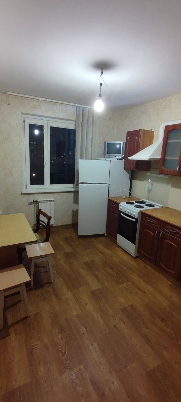 2-комнатная квартира, ул. Притыцкого, 107, 916 рублей: фото 1
