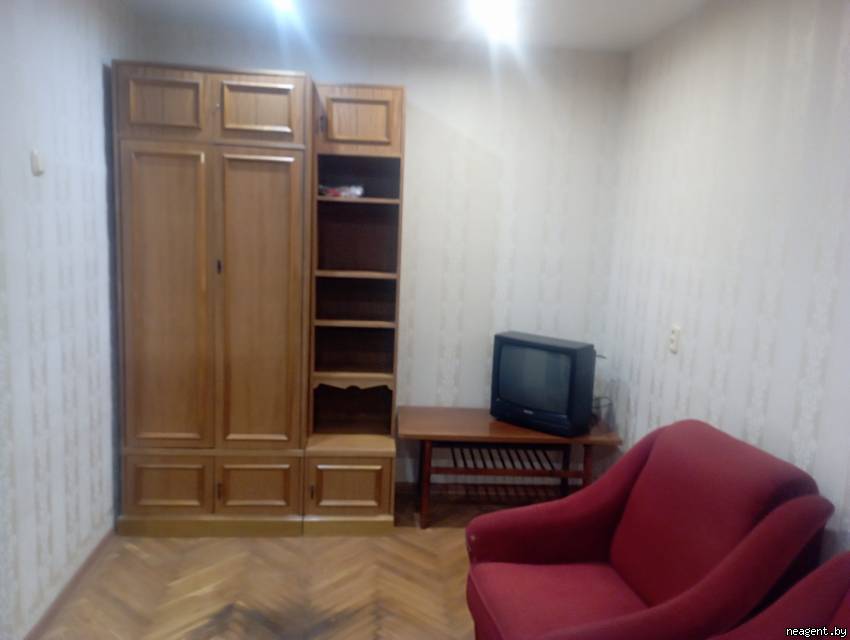 1-комнатная квартира, ул. Якуба Коласа, 69, 680 рублей: фото 3