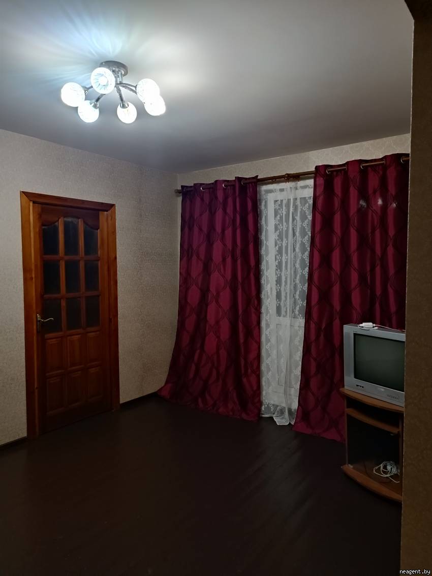 2-комнатная квартира, ул. Карастояновой, 21, 650 рублей: фото 2