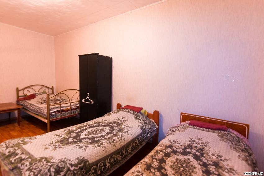 3-комнатная квартира, ул. Притыцкого, 2, 100 рублей: фото 1