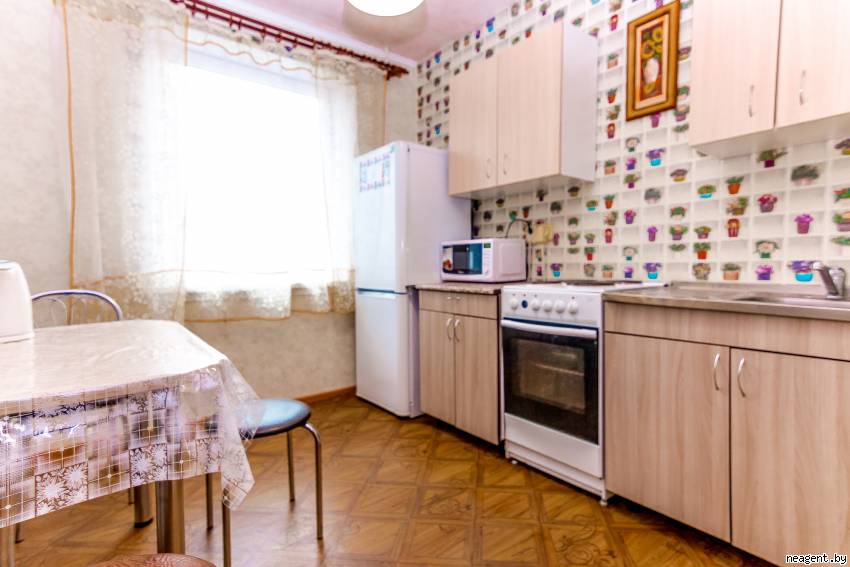 2-комнатная квартира, ул. Есенина, 6, 90 рублей: фото 3