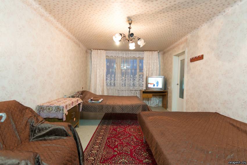 3-комнатная квартира, ул. Алтайская, 166, 95 рублей: фото 1