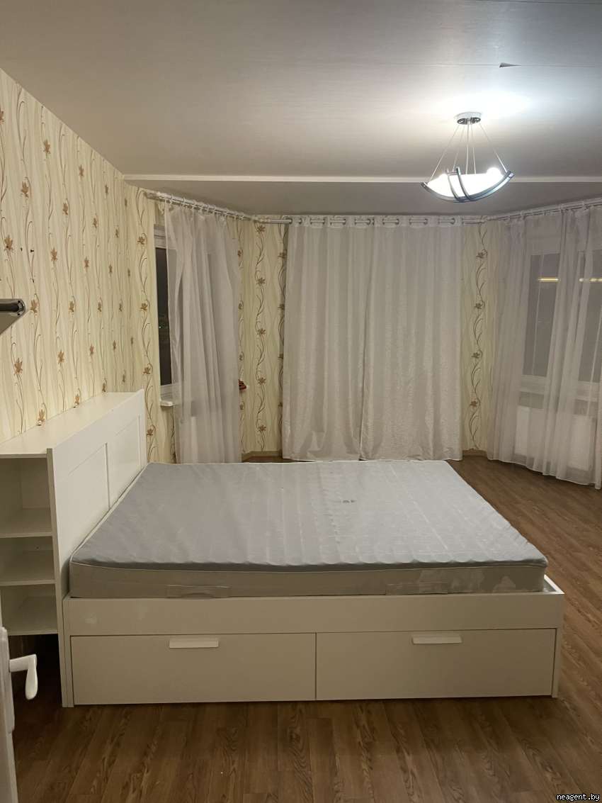 3-комнатная квартира, ул. Юрия Семеняко, 36, 850 рублей: фото 1