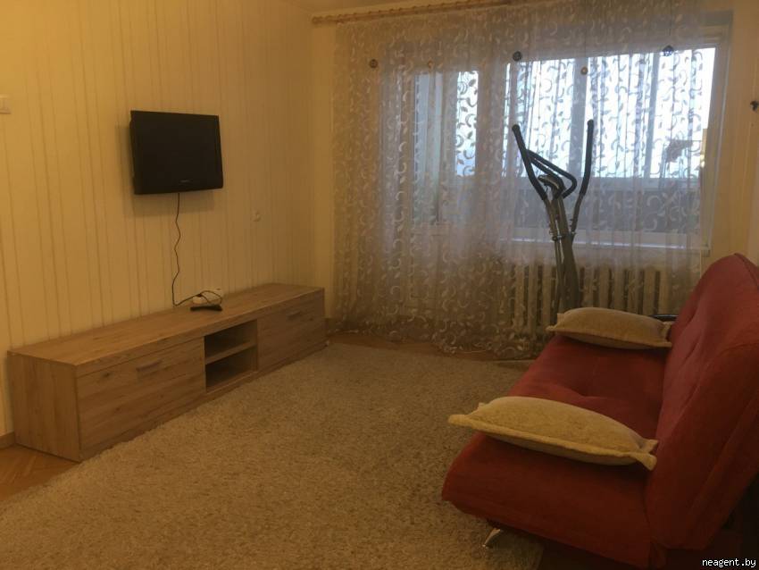 2-комнатная квартира, ул. Максима Танка, 16, 930 рублей: фото 1
