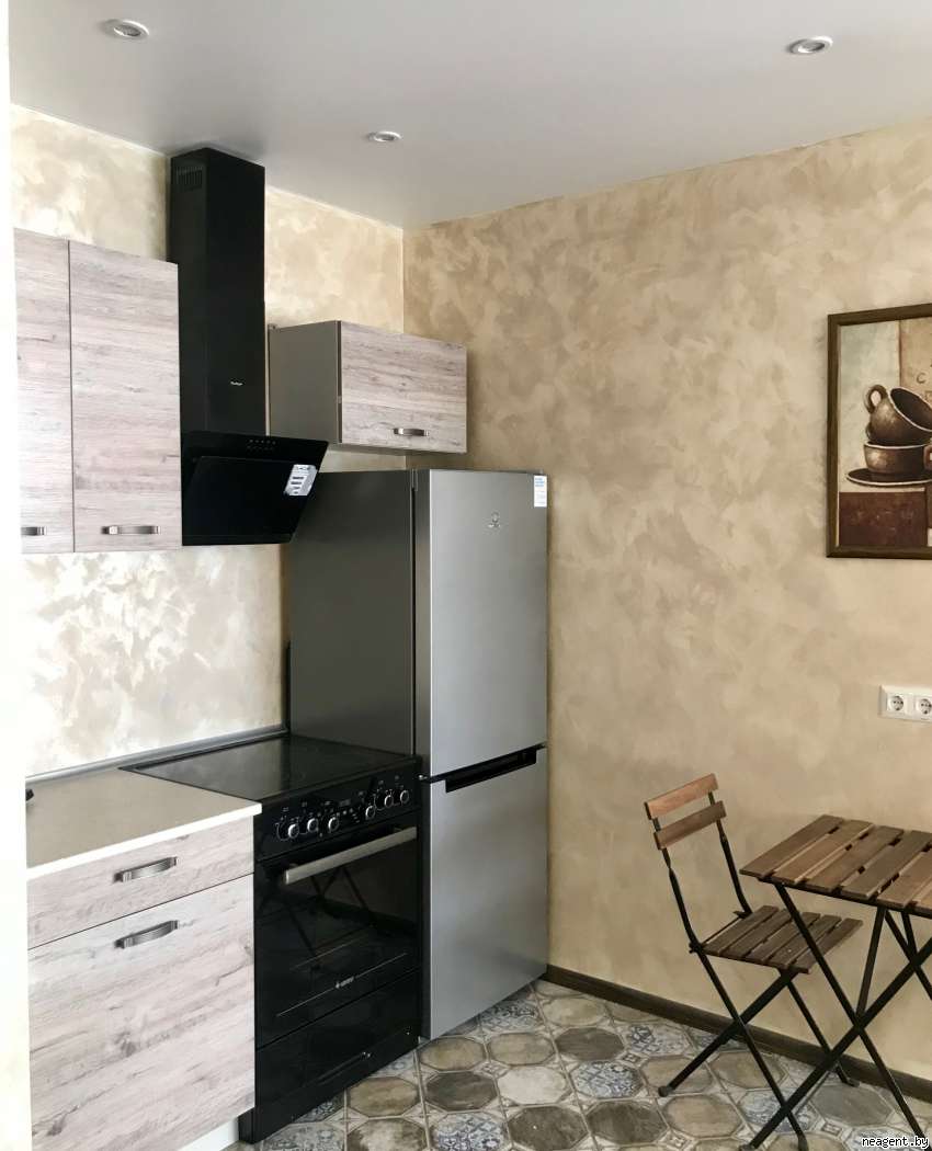 2-комнатная квартира, ул. Выготского, 20, 1000 рублей: фото 1