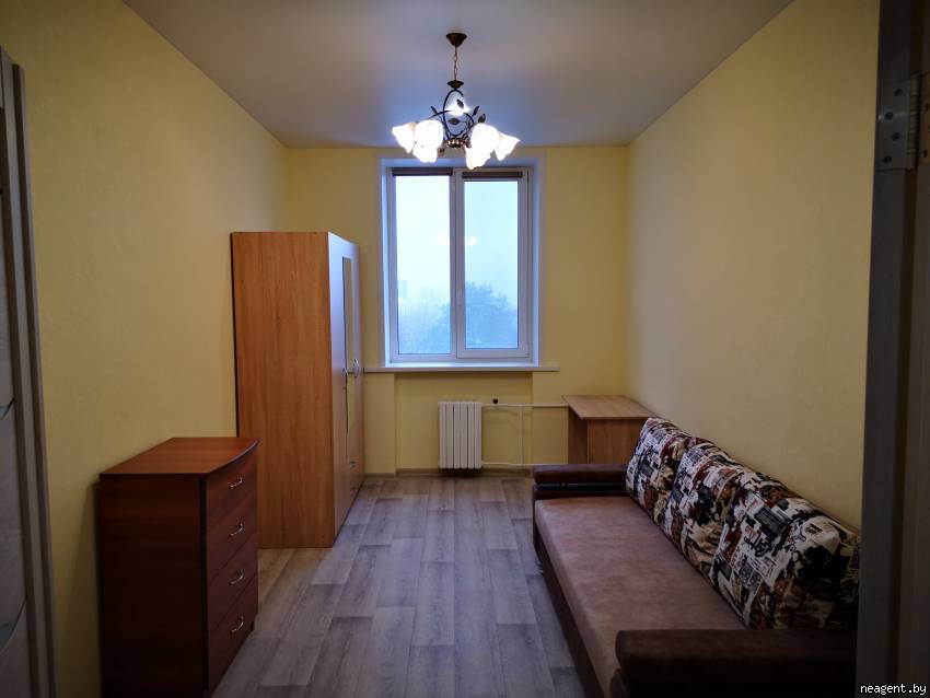 2-комнатная квартира, ул. Олега Кошевого, 1, 800 рублей: фото 1