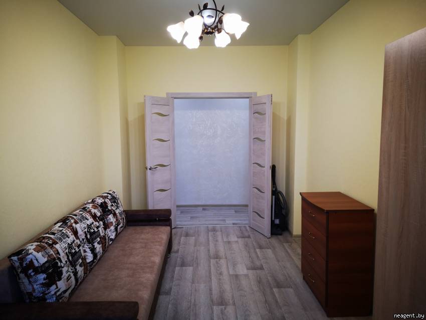 2-комнатная квартира, ул. Олега Кошевого, 1, 800 рублей: фото 2