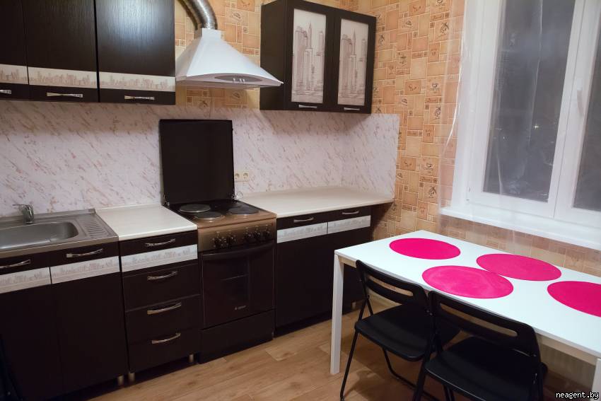 3-комнатная квартира, Шугаева, 17, 1216 рублей: фото 1