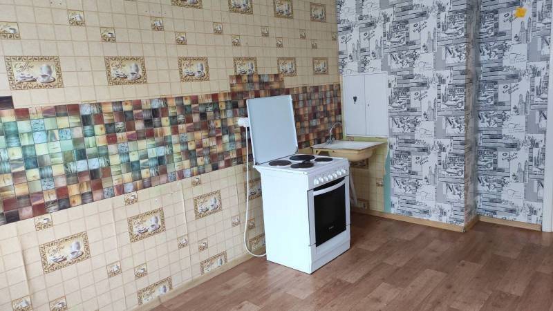 3-комнатная квартира, набережная, 55/б, 700 рублей: фото 2