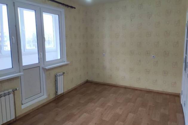 3-комнатная квартира, Сеница, набережная, за 700 р.