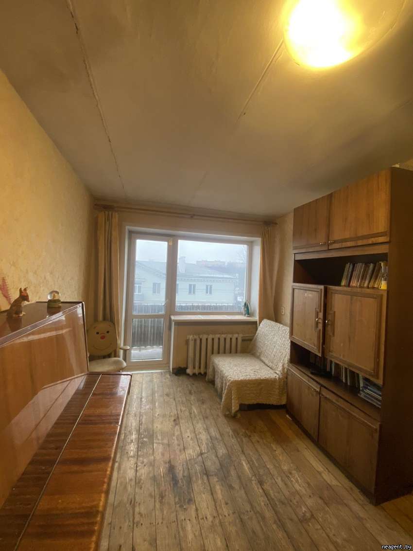 1-комнатная квартира, Уральская, 12, 400 рублей: фото 1
