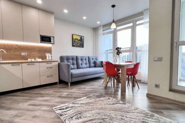 Квартира, Теслы ул., за 80 р.