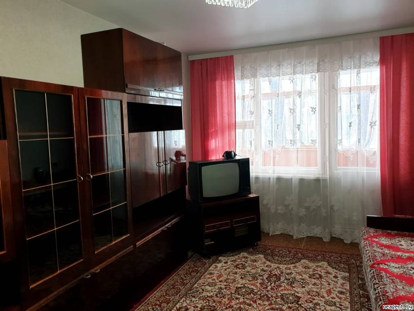 2-комнатная квартира, Нестерова, 82, 700 рублей: фото 1
